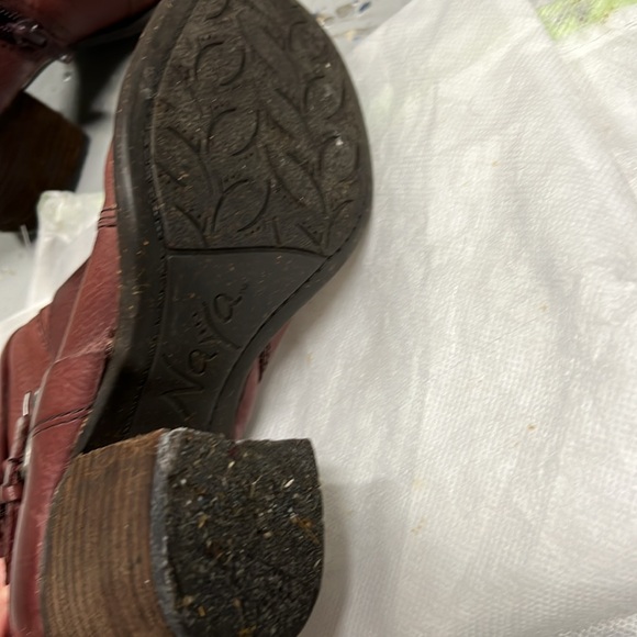 Burgundy leather boots - Picture 6 of 6